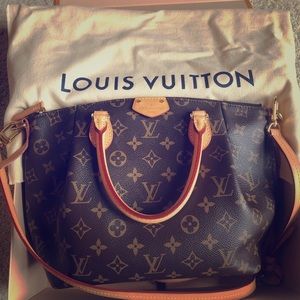 Louis Vuitton Turenne PM.